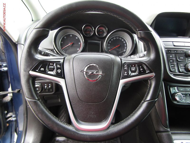 Opel Zafira (2016) 2.0 CDTi, ČR, AT, park.asist - fotka 20 z 22