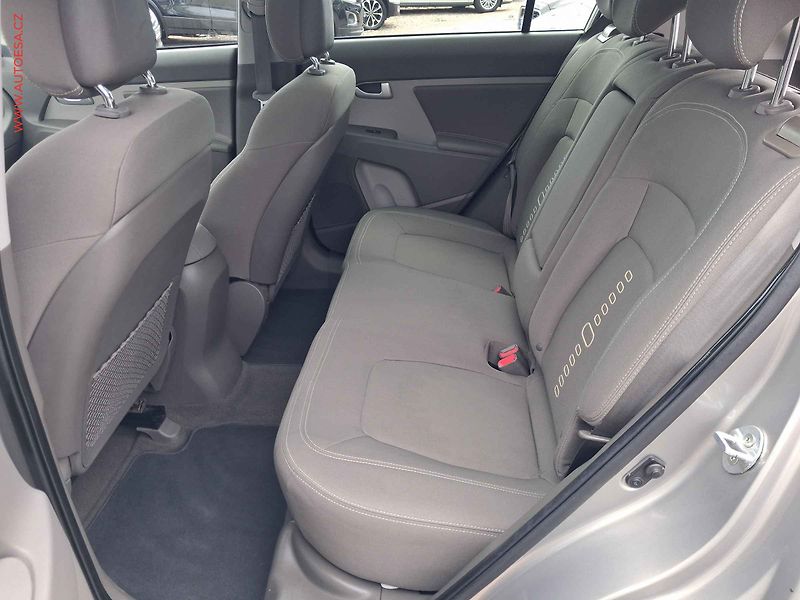 Kia Sportage (2013) 1.6 GDi, Active, navi - fotka 10 z 17