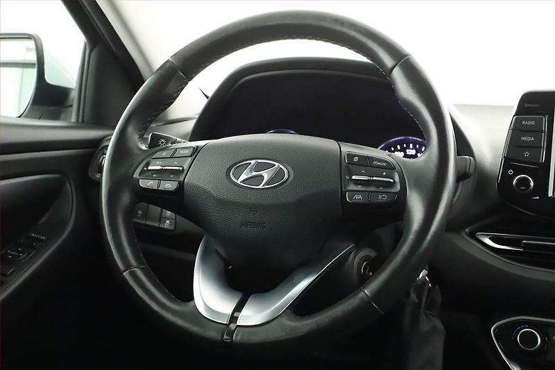 Hyundai i30 (2023) Smart 1.0 T-GDI, ČR,1.maj - fotka 8 z 16