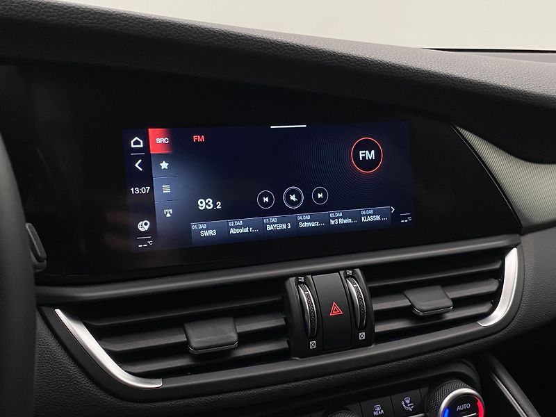 Alfa Romeo Giulia 2.0T VELOCE Q4 AUT  - fotka 37 z 56