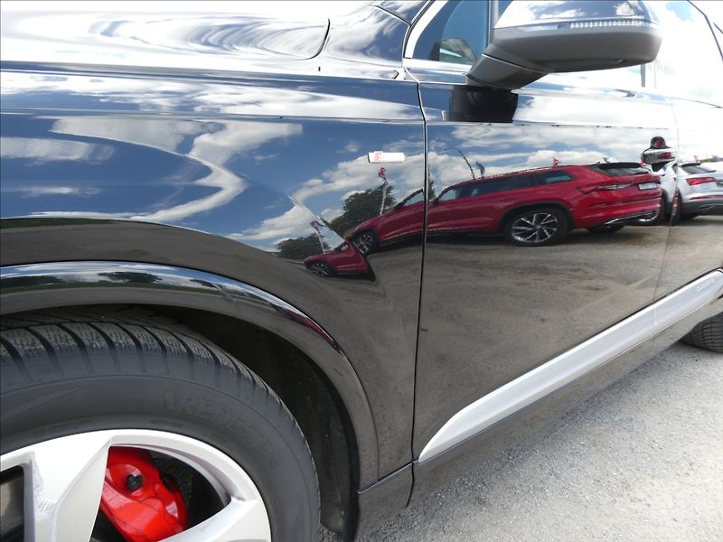 Audi Q7 3,0 TDiV6 200kW S-LINE,QUATTRO - fotka 15 z 48