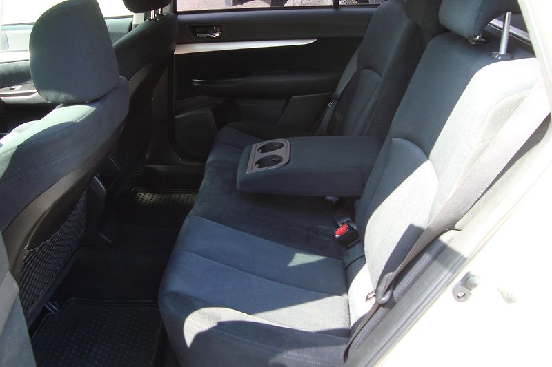 Subaru Outback (2011) 2.0 D,AWD,ČR, 2.Maj.Servis.Kn. - fotka 41 z 76