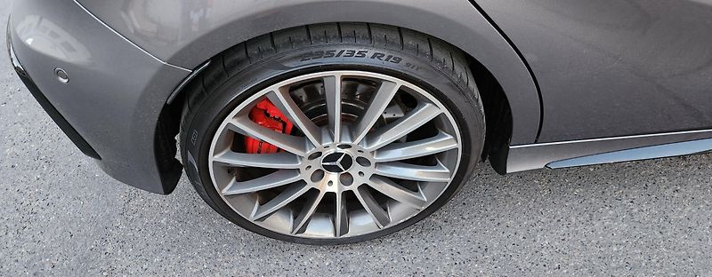 Mercedes-Benz Třídy A (2015) 45*AMG*4M*NIGHT*KŘIDLO*440PS - fotka 34 z 50