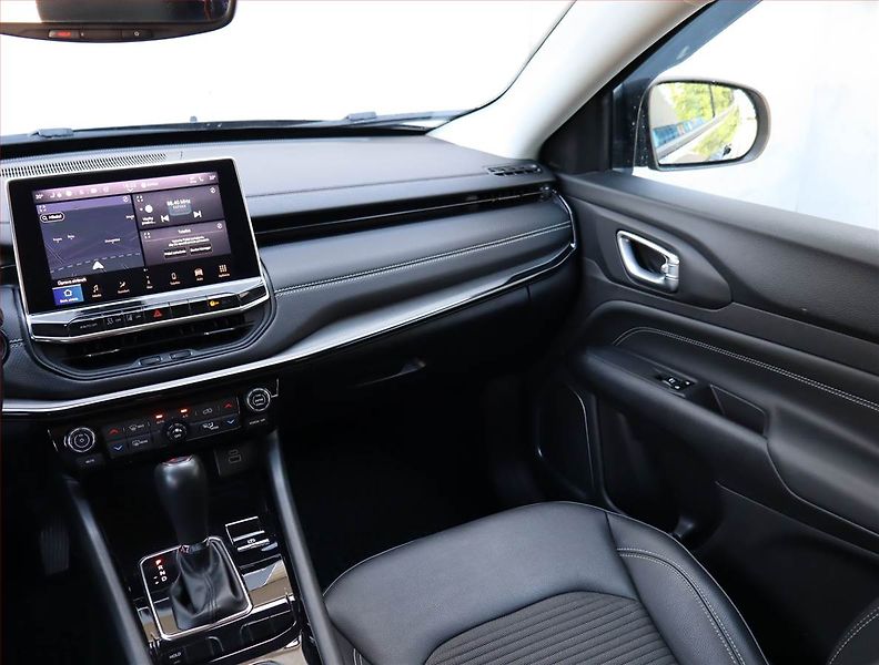 Jeep Compass (2023) 1.5 Turbo e-Hybrid - fotka 8 z 25