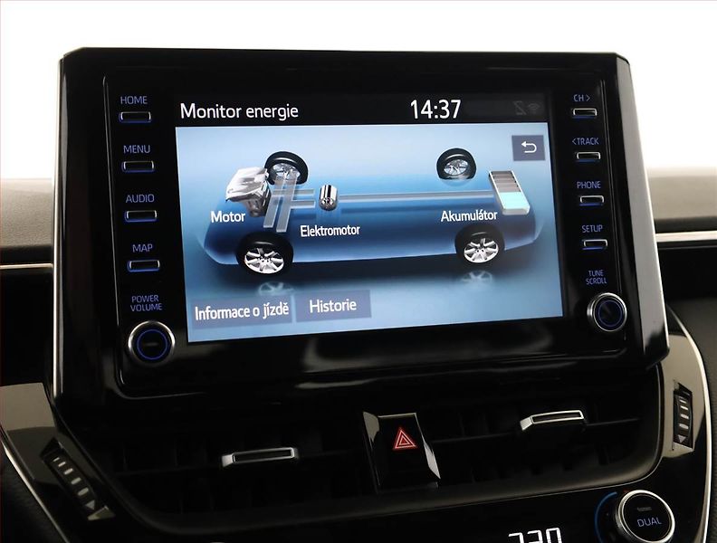 Toyota Corolla (2020) 1.8 Hybrid - fotka 16 z 20