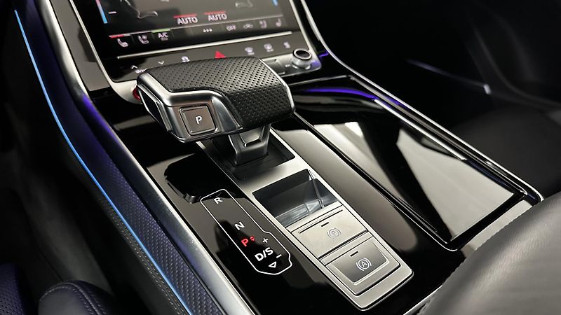 Audi RS Q8 TOP STAV / PLNÁ VÝBAVA  - fotka 33 z 54
