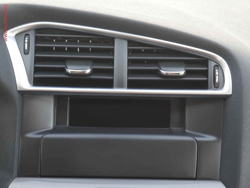 Citroën C4 (2016) 1.2 PT, Feel - fotka 14 z 14