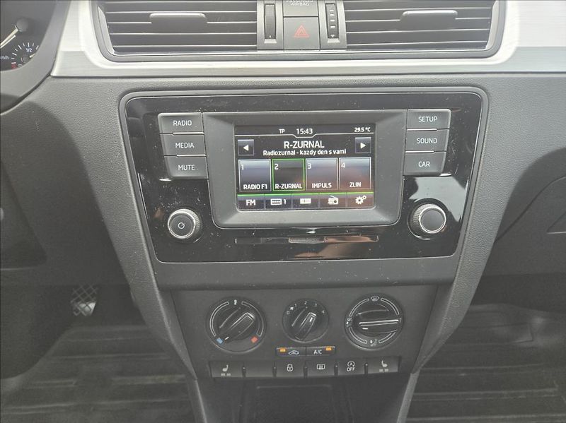 Škoda Rapid 1,2 TSI  AMBIENTE - fotka 15 z 23