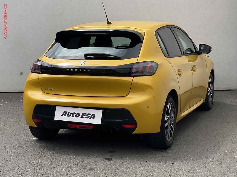 Peugeot 208 (2019) 1.2 PT, Allure, AT, kamera - fotka 4 z 17