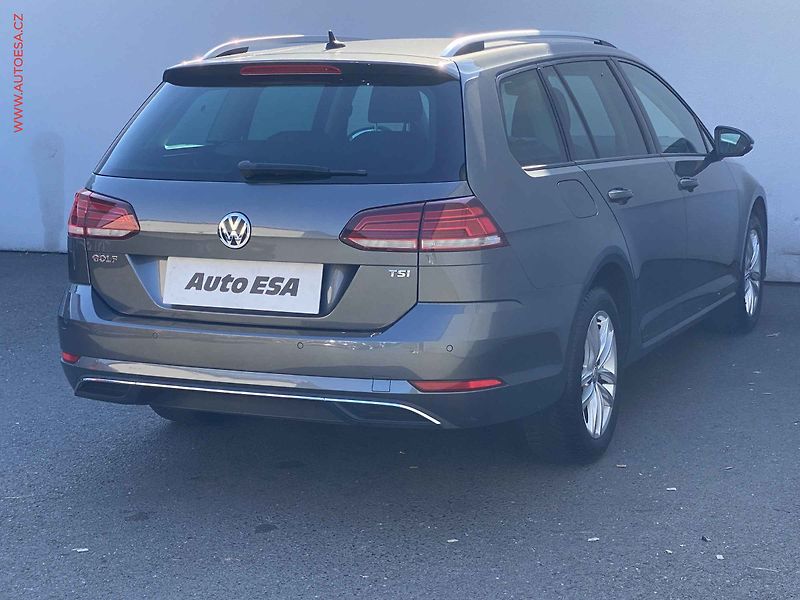 Volkswagen Golf (2017) 1.0 TSi, Comfortline, navi - fotka 4 z 19