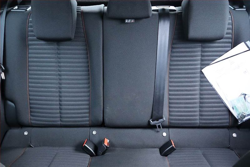 Peugeot 2008 (2020) 1.2 PureTech, Serv.kniha - fotka 10 z 24