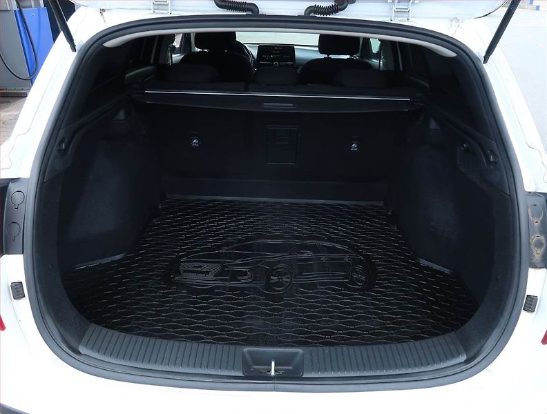 Hyundai i30 (2022) Smart 1.5 DPI, ČR,1.maj - fotka 14 z 21