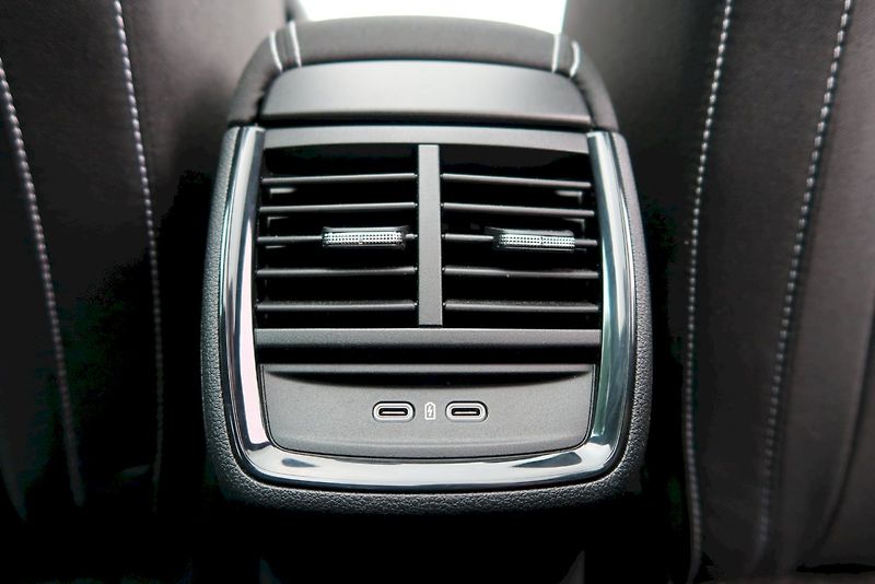 Škoda Kamiq (2024) Monte Carlo 1,0 TSI/ 85 kW DSG - fotka 17 z 31