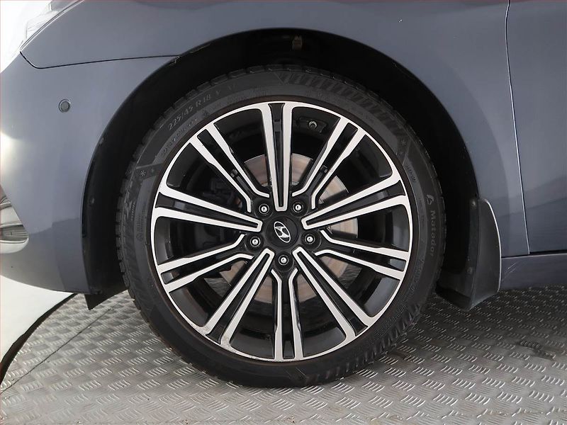 Hyundai i40 (2018) 1.7 CRDi, Automat, Navi - fotka 15 z 23