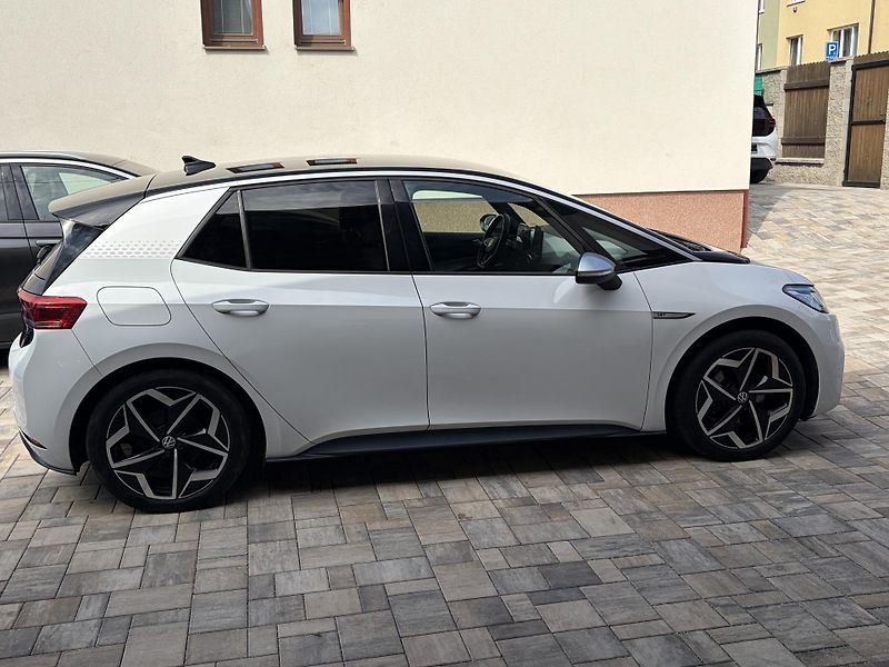Volkswagen ID.3 (2020) 1st. 150kw, 62kwh, SOH 88% - fotka 4 z 7