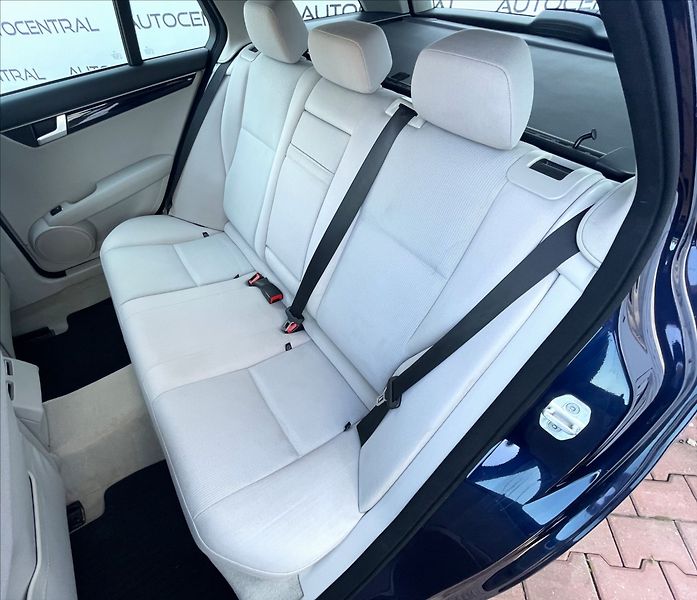 Mercedes-Benz Třídy C 2,2 CDi.120kw.STK 4/28.Tažné - fotka 19 z 19