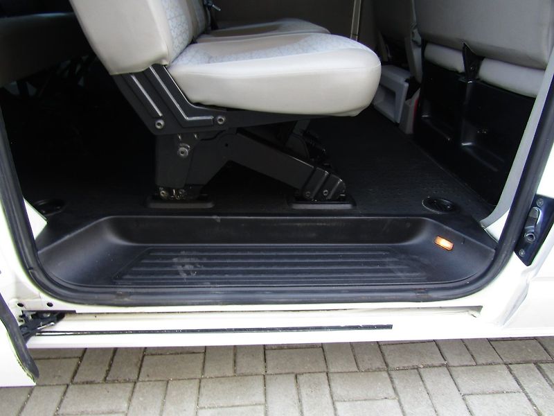 Volkswagen Transporter (2011) 2.0 TDI 84kW  LONG 9 MíST - fotka 19 z 34