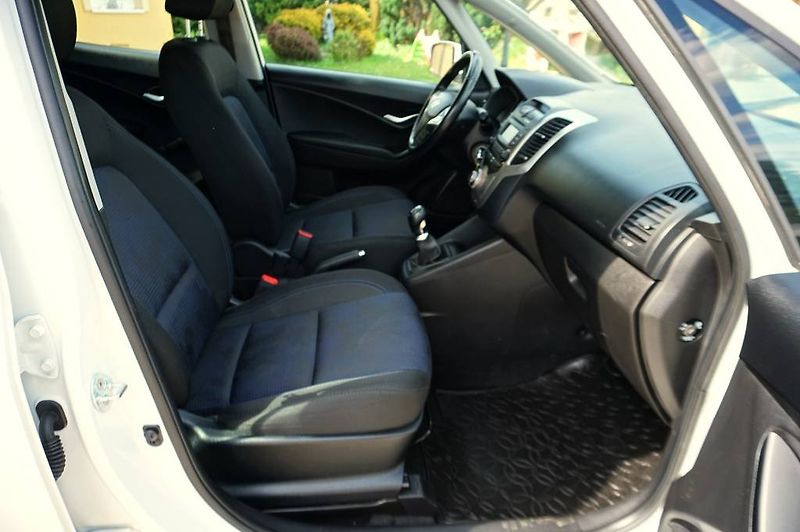 Hyundai ix20 (2017) ESSENTIAL 1,4 CVVT 66 kW - fotka 16 z 35