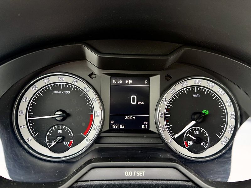 Škoda Octavia Scout 2,0 TDI 4x4 Automat  - fotka 28 z 37