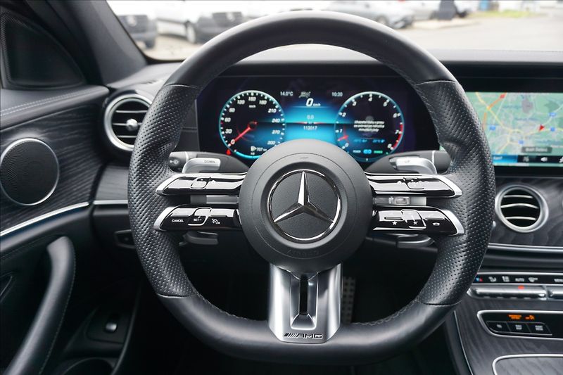 Mercedes-Benz Třídy E 3,0 AMG E 53 4MATIC+ - fotka 13 z 21