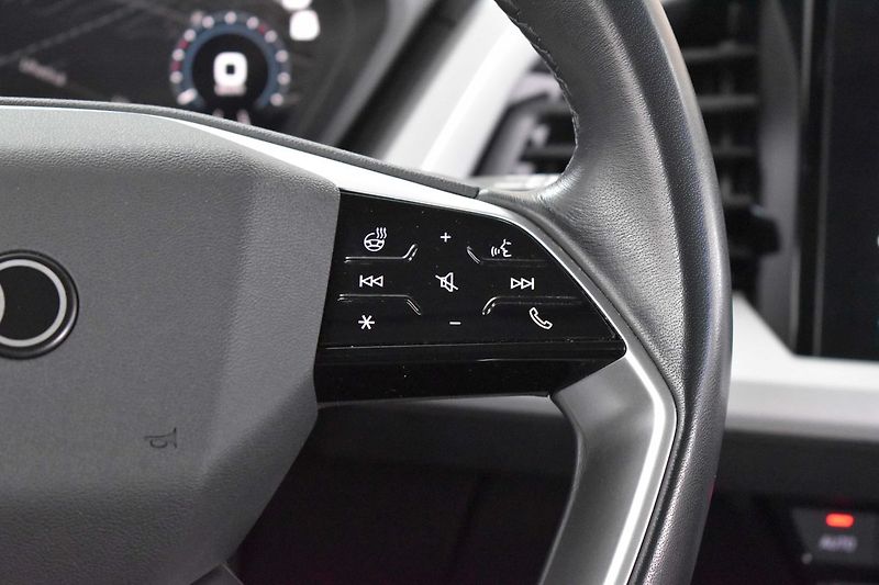 Audi Q4 e-tron 45*82kWH*QUATTRO*SoH92%*ČR 1.M - fotka 20 z 46