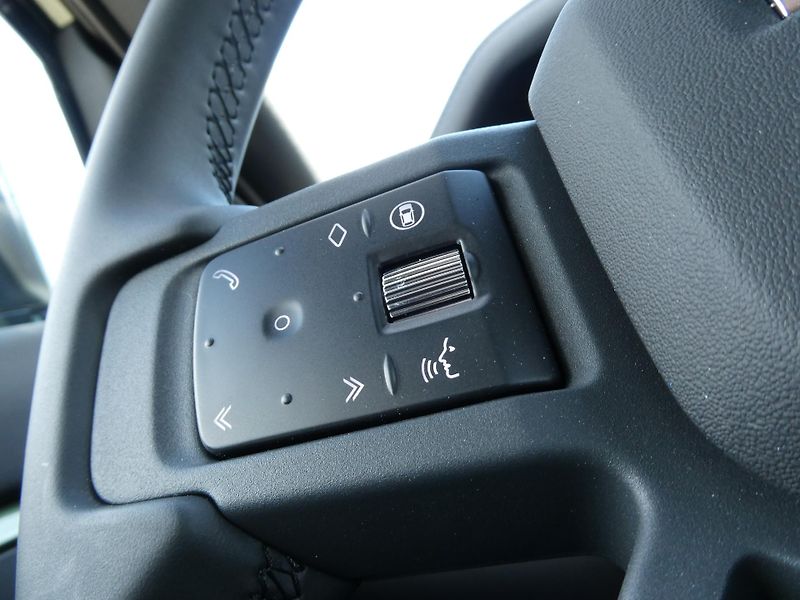 Land Rover Defender (2026) 110 3,0 X-Dynamic SE D250 - fotka 17 z 31