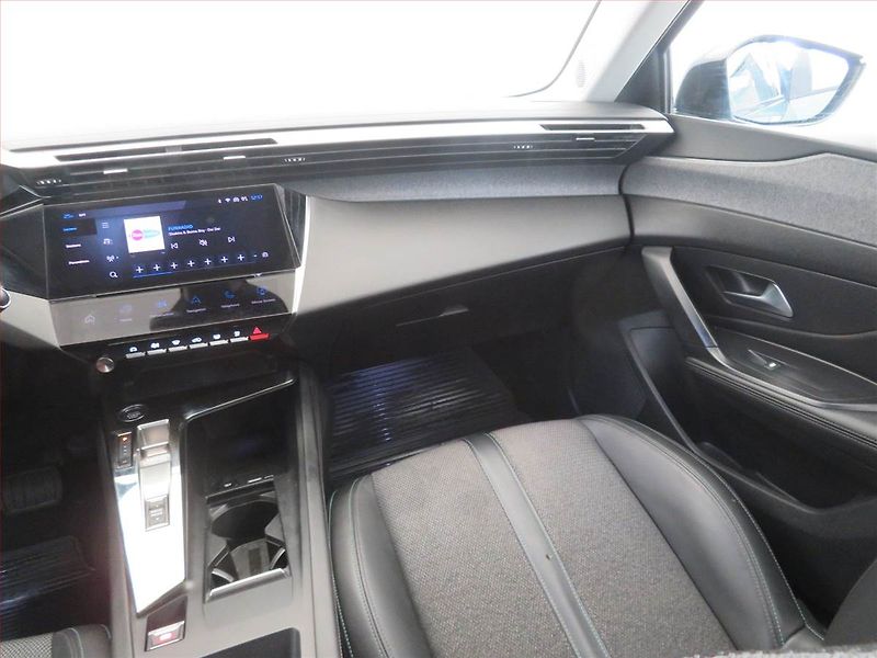 Peugeot 308 (2022) Allure Pack 1.5 BlueHDi - fotka 8 z 17