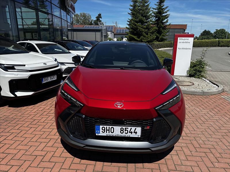 Toyota C-HR 1,8 GR Sport - fotka 3 z 14