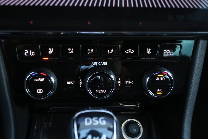 Škoda Superb (2017) 2.0 TDI 140kW 4x4 L&K DSG - fotka 36 z 50