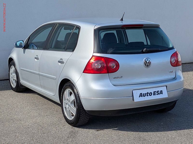 Volkswagen Golf (2007) 1.6i, 2.maj,ČR, Trendline - fotka 6 z 14