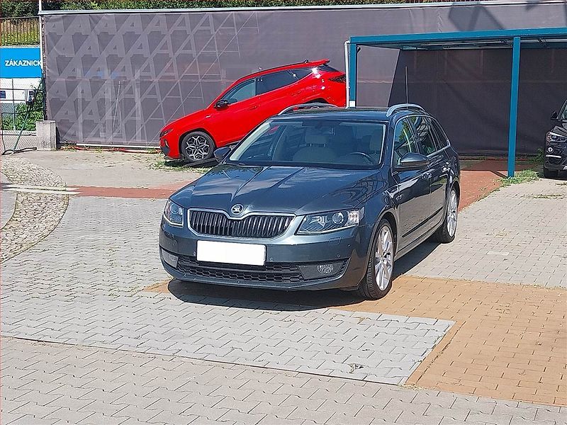 Škoda Octavia (2014) Elegance 1.4 TSI, Automat - fotka 2 z 15