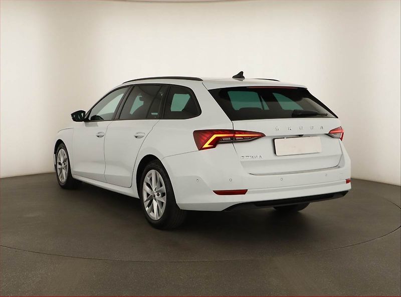 Škoda Octavia (2022) Style 2.0 TDI, Automat, ČR - fotka 4 z 17