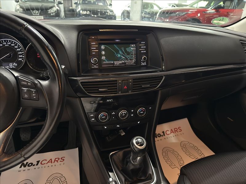 Mazda 6 2,2   D 129 kW SPORT BOSE 1.MA - fotka 15 z 43