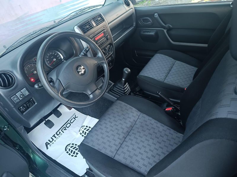Suzuki Jimny 1.3/63kW, benzin, 4x4 - fotka 12 z 23