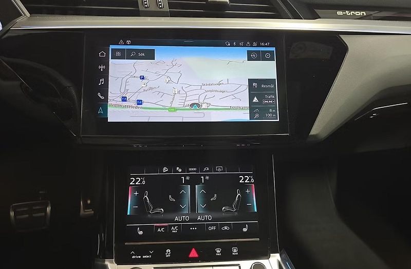Audi Q8 e-tron 55 Q S-Line 360k Pano Tažné - fotka 15 z 26