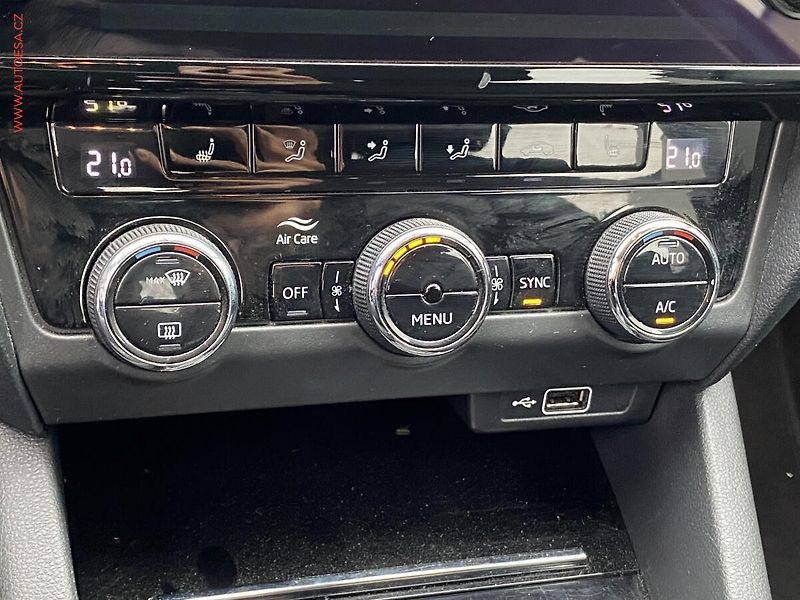 Škoda Octavia (2018) 1.8 TSi, Style, park. čidla - fotka 15 z 17