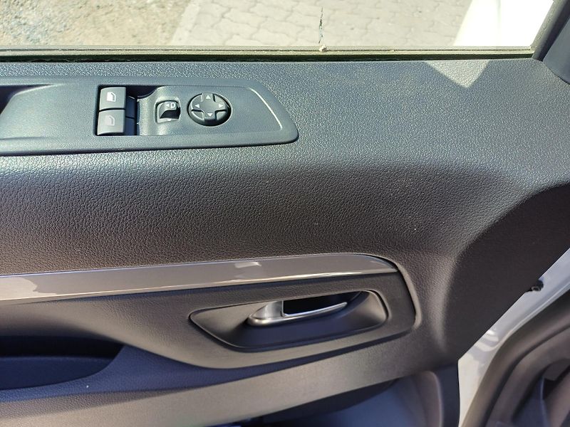 Fiat Scudo (2026) Ulysse Icon 2.2 MTJ 180k 8AT L - fotka 12 z 16