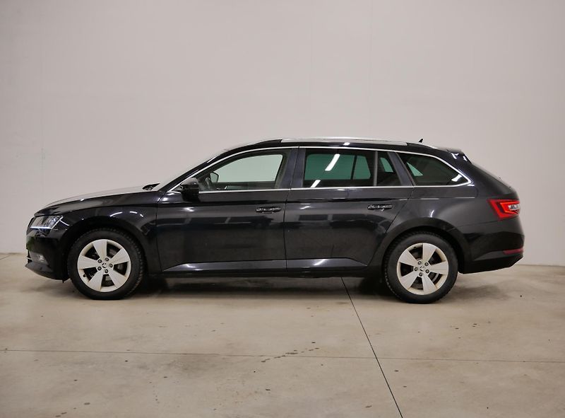 Škoda Superb - fotka 3 z 24