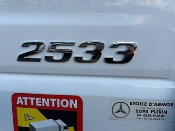 Mercedes-Benz Axor (2013) 2533 6x2 cisterna na vodu  - fotka 16 z 27