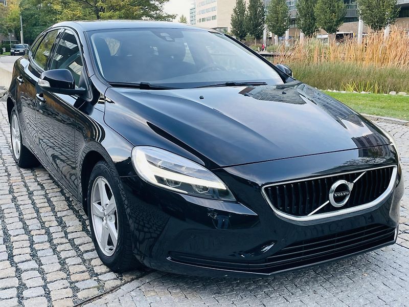 Volvo V40 2.0i MANUÁL 1.MAJITEL SENZORY - fotka 8 z 41