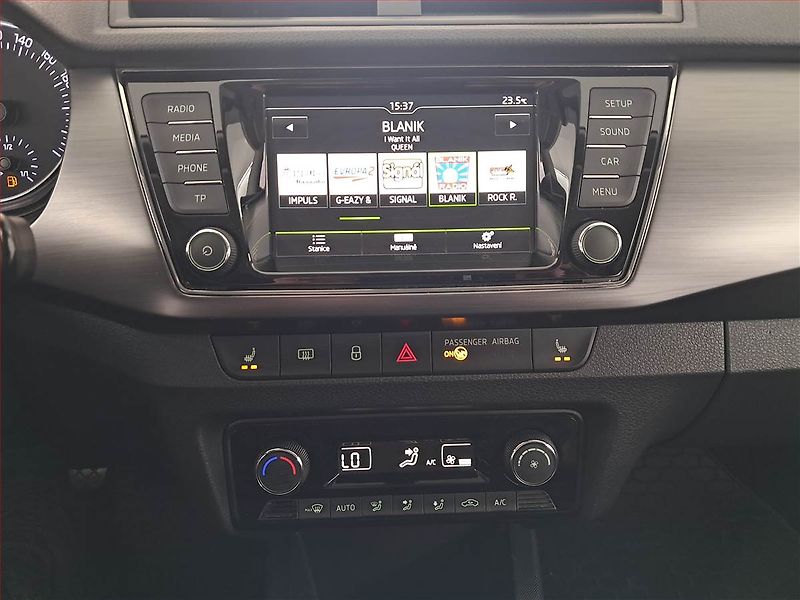 Škoda Fabia (2016) 1.2 TSI, Navi, Bi-Xenony - fotka 12 z 15