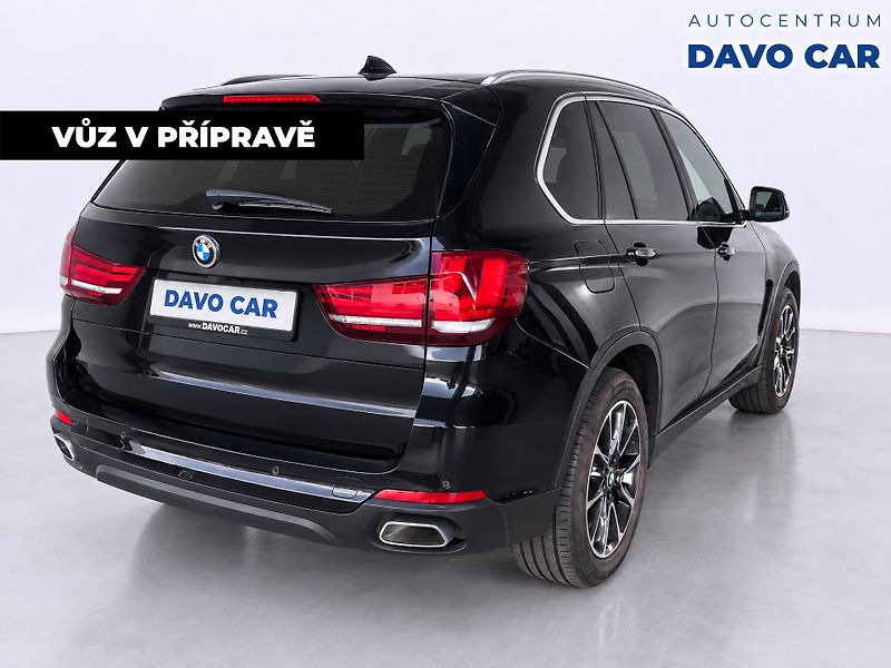 BMW X5 3,0 30d 190kW xDrive CZ DPH - fotka 5 z 12