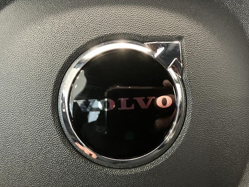 Volvo XC60 T6 AWD Black Edition Plus AT8 - fotka 40 z 40