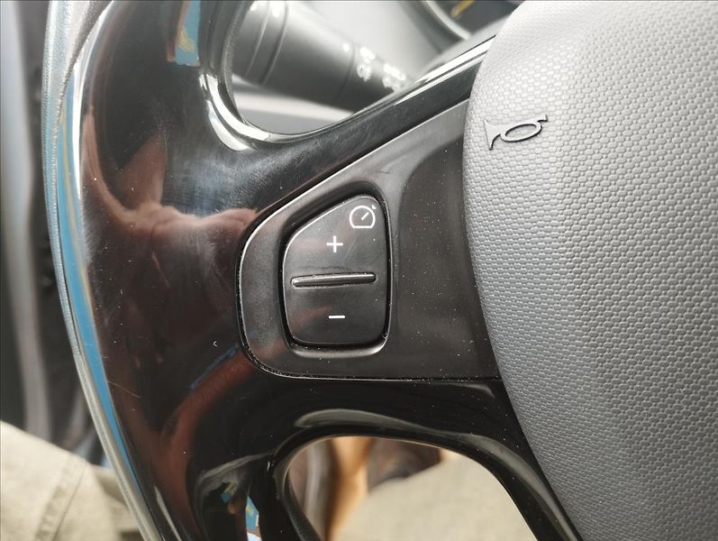Renault Captur 1,5 DCi 66KW NAVI,DIGI KLIMA - fotka 16 z 20