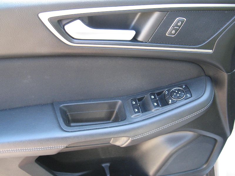 Ford S-MAX (2018) Titanium - fotka 10 z 19