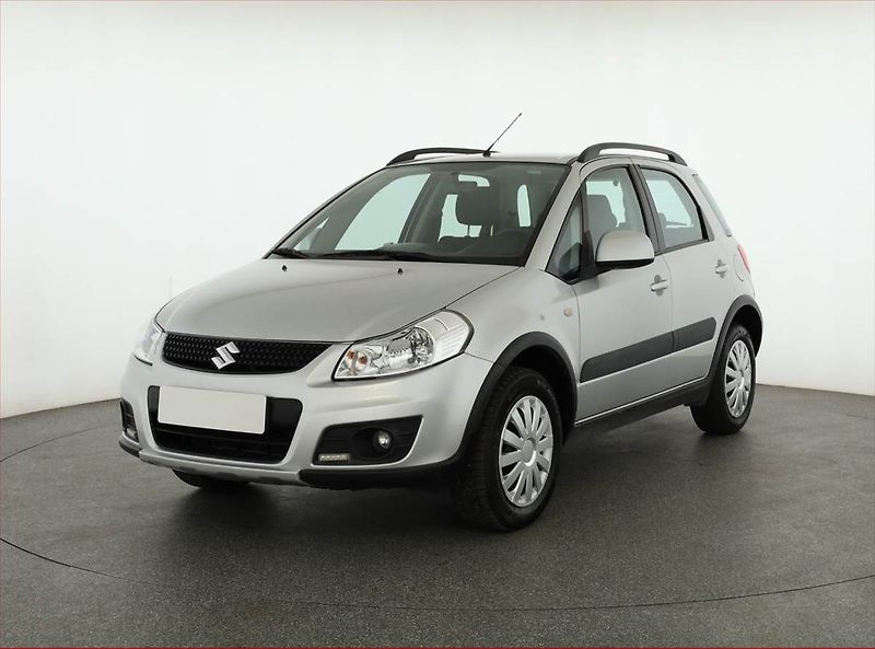 Suzuki SX4 (2015) 1.6 VVT, 4X4, ČR,1.maj - fotka 2 z 15