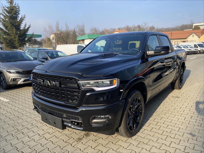 Dodge RAM (2025) 3,0 R6  Limited Night - fotka 8 z 16