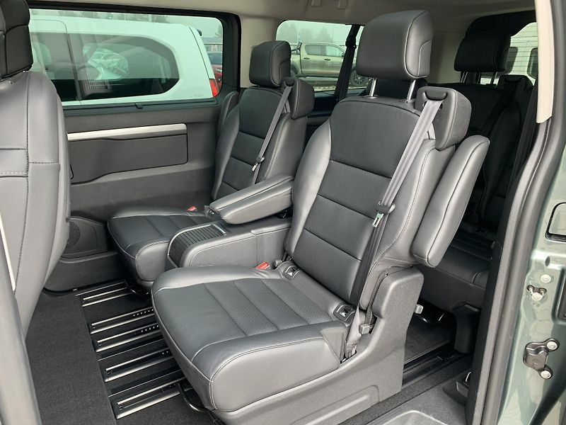 Toyota ProAce Verso VERSO L2 VIP 7S SKYVIEW 2L AT - fotka 6 z 27