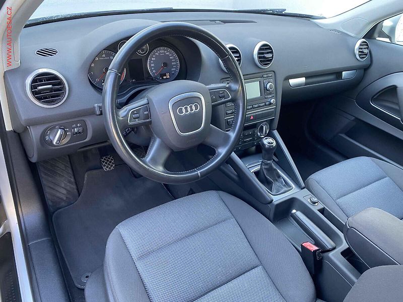 Audi A3 (2011) 1.2 TFSi, Attraction, výhřev - fotka 8 z 17