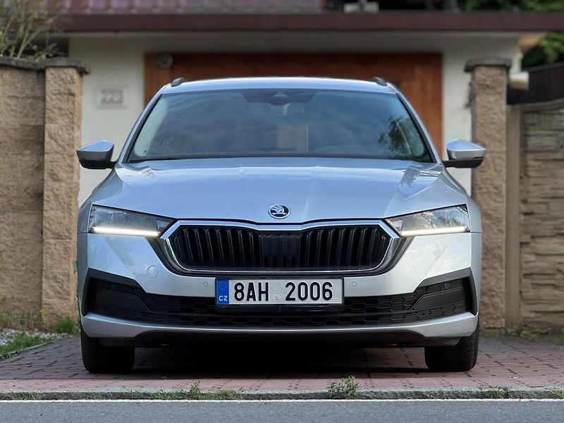 Škoda Octavia (2021) 2.0TDi 1.MAJ. ČR DPH SERVISKA - fotka 2 z 26